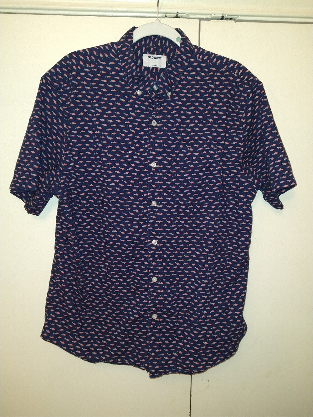 Old Navy Fish Print Short Sleeve Button Down Shirt Men's sz Large.